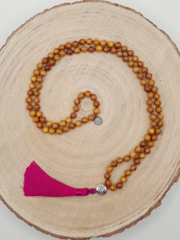 "Sahaya" Mala mit Holzperlen