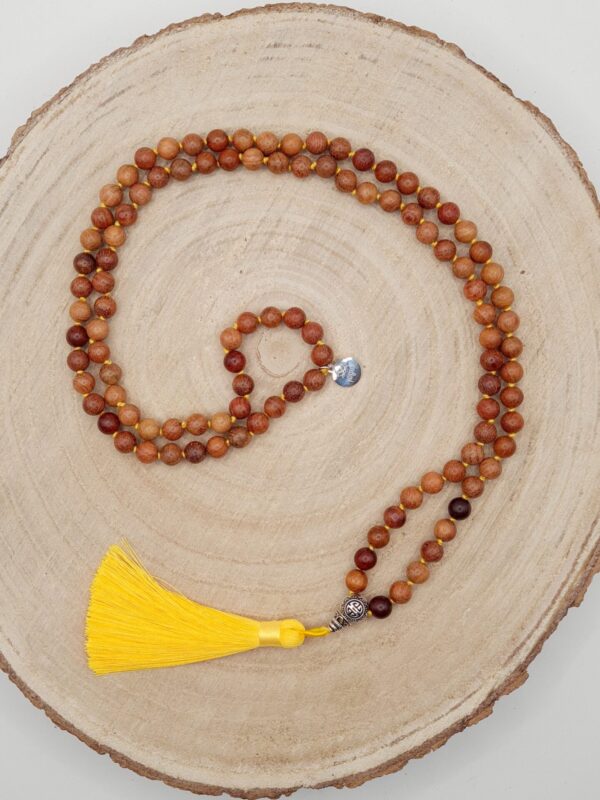 "Sumitra" Mala mit Holzperlen